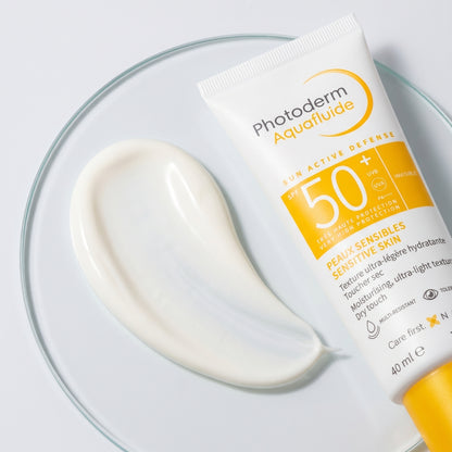 Bioderma Photoderm Aquafluide Sun Active Defense SPF 50+ UVA UVB (40ml) texture