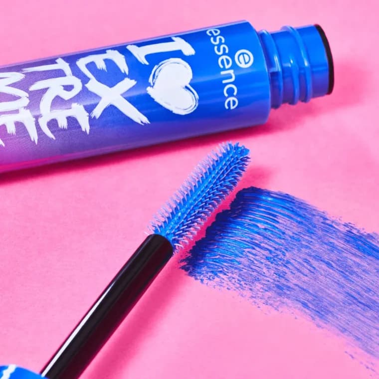 Essence I Love Extreme Crazy Volume Mascara 12ml - Blue-1