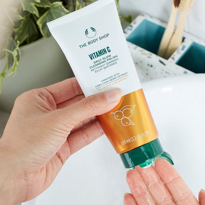 The Body Shop Vitamin C Daily Glow Cleansing Polish (100ml)-1