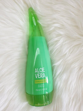 Xpel Aloe Vera Smooth and Shiny Hair Conditioner (250ml)